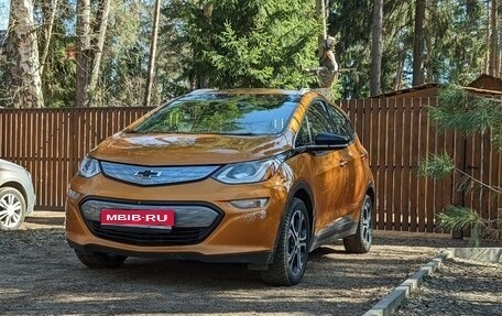 Chevrolet Bolt, 2017 год, 1 790 000 рублей, 1 фотография