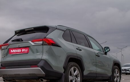 Toyota RAV4, 2020 год, 3 470 000 рублей, 2 фотография