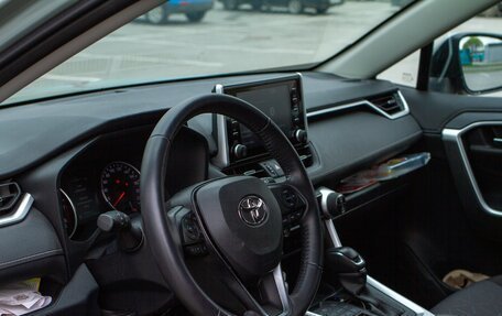 Toyota RAV4, 2020 год, 3 470 000 рублей, 9 фотография
