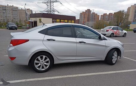 Hyundai Solaris II рестайлинг, 2015 год, 350 000 рублей, 4 фотография