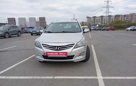 Hyundai Solaris II рестайлинг, 2015 год, 350 000 рублей, 2 фотография