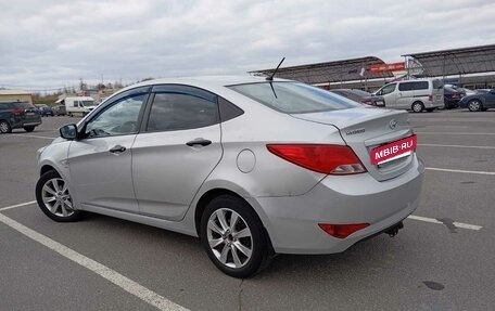 Hyundai Solaris II рестайлинг, 2015 год, 350 000 рублей, 7 фотография