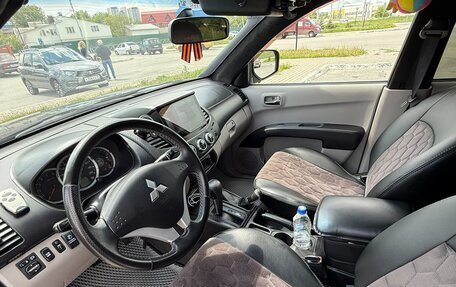 Mitsubishi L200 IV рестайлинг, 2010 год, 3 100 000 рублей, 28 фотография