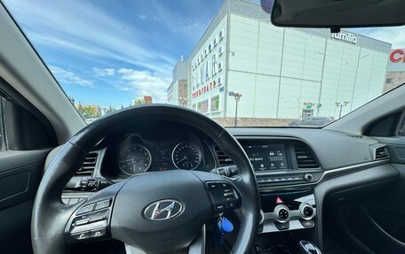 Hyundai Elantra VI рестайлинг, 2019 год, 1 650 000 рублей, 6 фотография