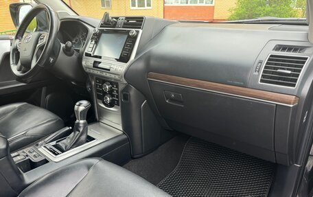 Toyota Land Cruiser Prado 150 рестайлинг 2, 2020 год, 5 150 000 рублей, 6 фотография