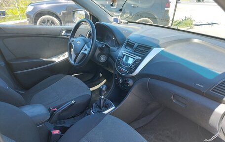 Hyundai Solaris II рестайлинг, 2012 год, 550 000 рублей, 10 фотография