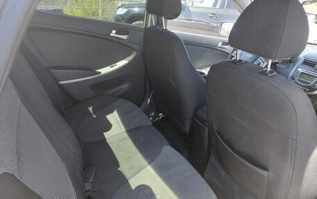 Hyundai Solaris II рестайлинг, 2012 год, 550 000 рублей, 16 фотография