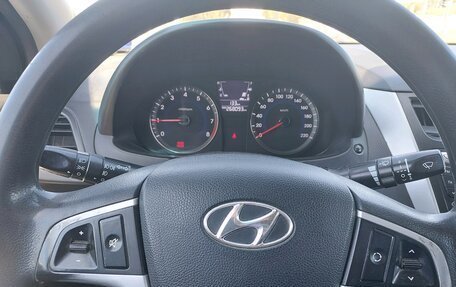 Hyundai Solaris II рестайлинг, 2012 год, 550 000 рублей, 12 фотография