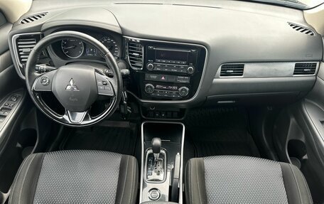 Mitsubishi Outlander III рестайлинг 3, 2018 год, 1 829 000 рублей, 8 фотография