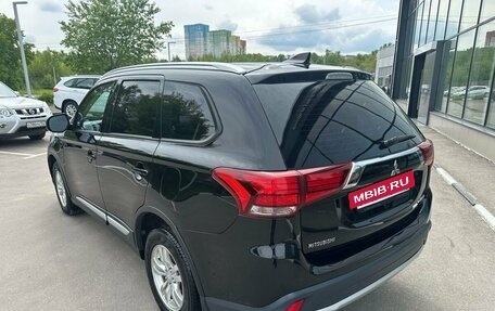 Mitsubishi Outlander III рестайлинг 3, 2018 год, 1 829 000 рублей, 7 фотография