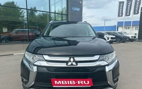Mitsubishi Outlander III рестайлинг 3, 2018 год, 1 829 000 рублей, 2 фотография