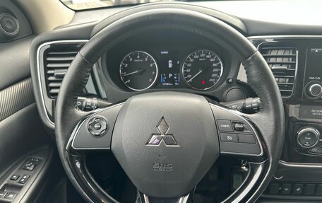 Mitsubishi Outlander III рестайлинг 3, 2018 год, 1 829 000 рублей, 18 фотография