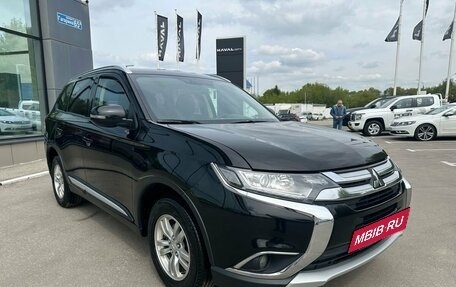 Mitsubishi Outlander III рестайлинг 3, 2018 год, 1 829 000 рублей, 3 фотография