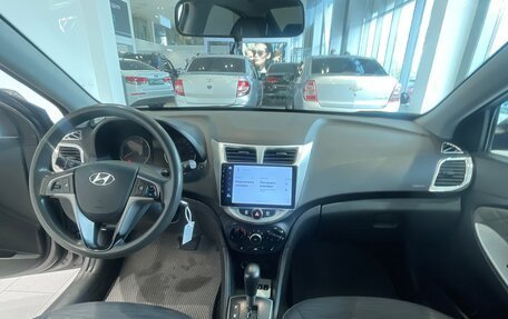 Hyundai Solaris II рестайлинг, 2016 год, 644 000 рублей, 16 фотография