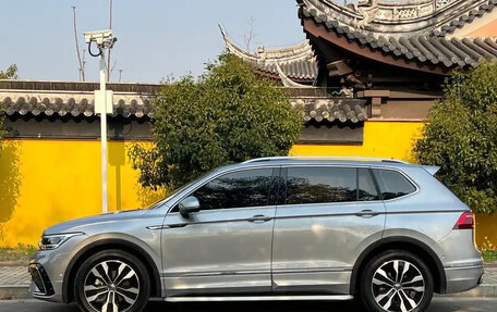 Volkswagen Tiguan II, 2023 год, 2 098 000 рублей, 7 фотография
