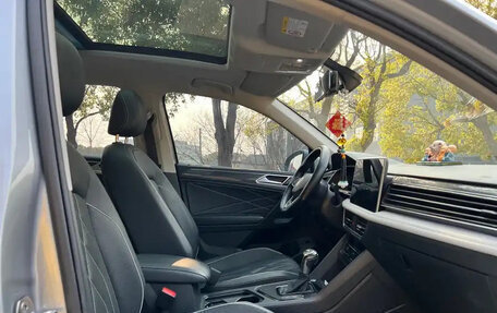Volkswagen Tiguan II, 2023 год, 2 098 000 рублей, 13 фотография