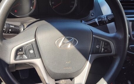 Hyundai Solaris II рестайлинг, 2015 год, 970 000 рублей, 6 фотография