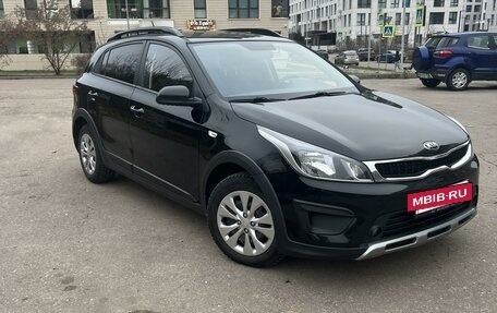 KIA Rio IV, 2018 год, 1 370 000 рублей, 2 фотография