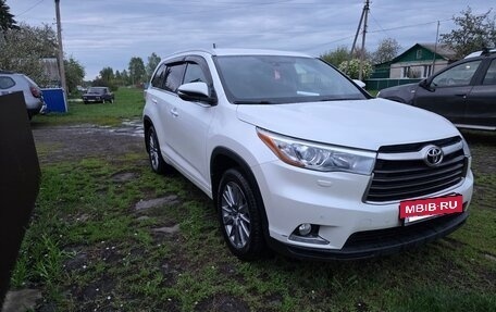 Toyota Highlander III, 2015 год, 2 950 000 рублей, 2 фотография