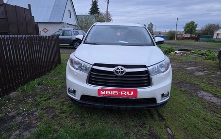 Toyota Highlander III, 2015 год, 2 950 000 рублей, 7 фотография