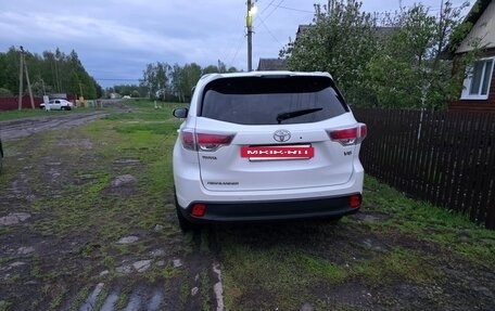 Toyota Highlander III, 2015 год, 2 950 000 рублей, 5 фотография