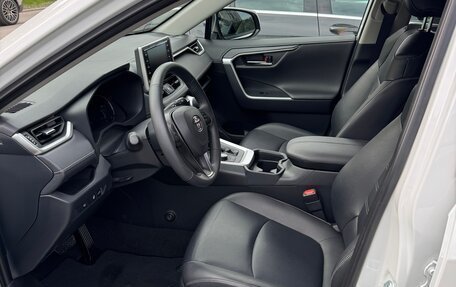 Toyota RAV4, 2021 год, 3 980 000 рублей, 3 фотография