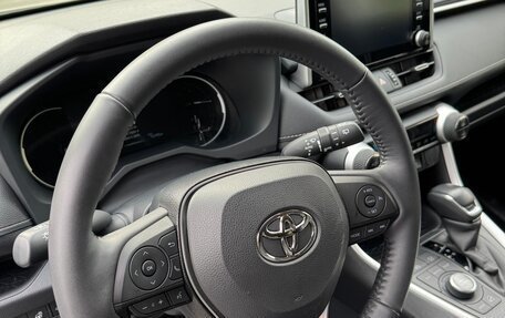Toyota RAV4, 2021 год, 3 980 000 рублей, 2 фотография