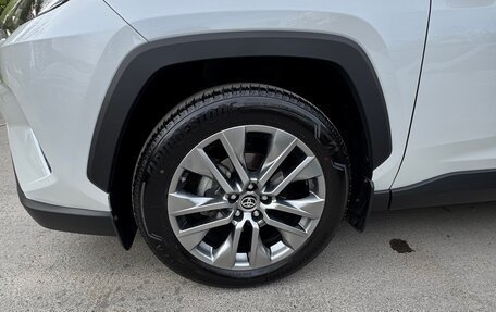 Toyota RAV4, 2021 год, 3 980 000 рублей, 12 фотография