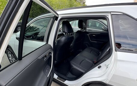 Toyota RAV4, 2021 год, 3 980 000 рублей, 10 фотография