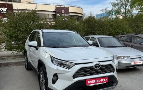 Toyota RAV4, 2021 год, 3 980 000 рублей, 5 фотография