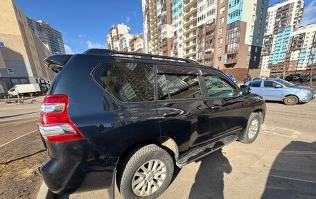 Toyota Land Cruiser Prado 150 рестайлинг 2, 2014 год, 3 298 000 рублей, 3 фотография