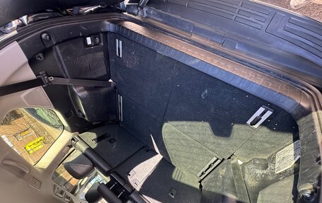Toyota Land Cruiser Prado 150 рестайлинг 2, 2014 год, 3 298 000 рублей, 16 фотография