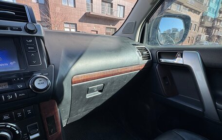 Toyota Land Cruiser Prado 150 рестайлинг 2, 2014 год, 3 298 000 рублей, 24 фотография