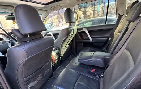 Toyota Land Cruiser Prado 150 рестайлинг 2, 2014 год, 3 298 000 рублей, 33 фотография