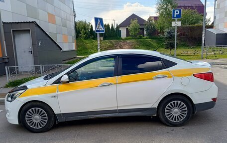 Hyundai Solaris II рестайлинг, 2016 год, 500 000 рублей, 2 фотография