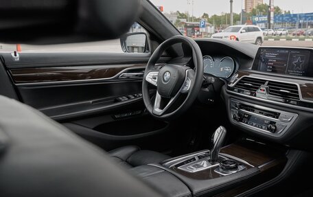 BMW 7 серия, 2015 год, 2 550 000 рублей, 18 фотография