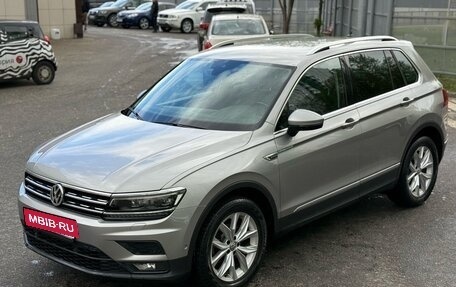 Volkswagen Tiguan II, 2019 год, 2 990 000 рублей, 2 фотография
