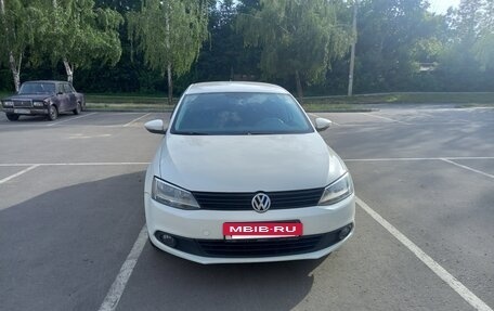 Volkswagen Jetta VI, 2014 год, 1 140 000 рублей, 4 фотография