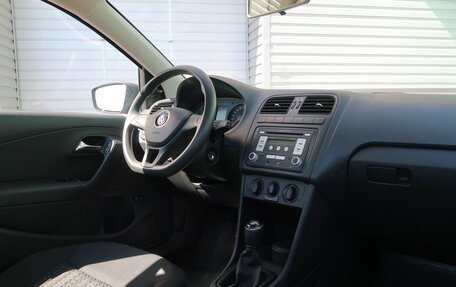Volkswagen Polo VI (EU Market), 2016 год, 899 000 рублей, 16 фотография