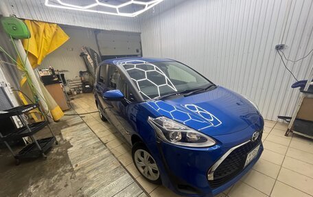 Toyota Sienta II, 2019 год, 1 550 000 рублей, 3 фотография