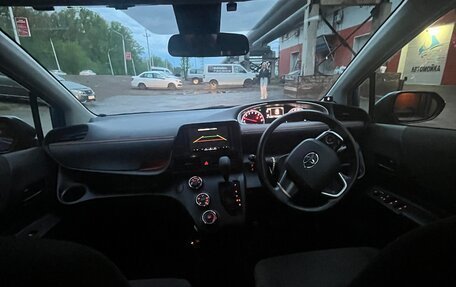Toyota Sienta II, 2019 год, 1 550 000 рублей, 13 фотография