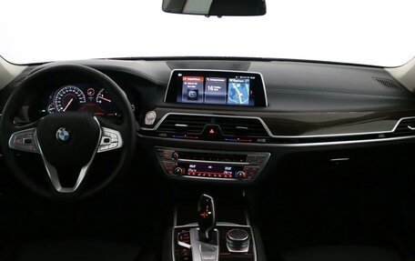 BMW 7 серия, 2017 год, 4 900 000 рублей, 10 фотография