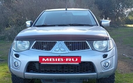 Mitsubishi L200 IV рестайлинг, 2013 год, 1 600 000 рублей, 3 фотография
