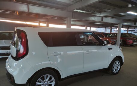 KIA Soul II рестайлинг, 2017 год, 1 500 000 рублей, 10 фотография