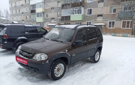 Chevrolet Niva I рестайлинг, 2012 год, 420 000 рублей, 3 фотография