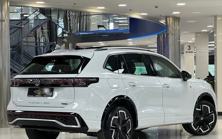 Volkswagen Tiguan, 2024 год, 4 650 000 рублей, 4 фотография