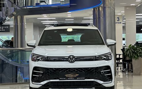 Volkswagen Tiguan, 2024 год, 4 650 000 рублей, 2 фотография