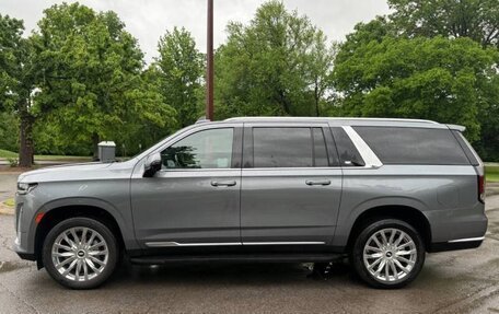 Cadillac Escalade V, 2022 год, 12 720 000 рублей, 4 фотография