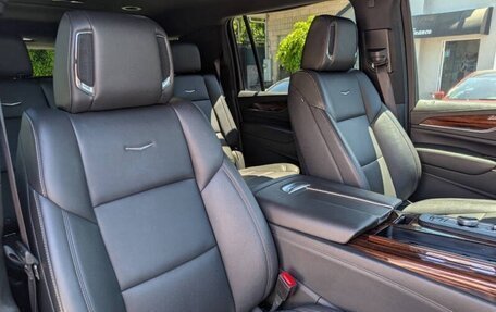 Cadillac Escalade V, 2022 год, 12 610 000 рублей, 13 фотография