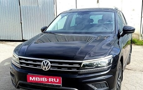 Volkswagen Tiguan II, 2018 год, 3 400 000 рублей, 1 фотография